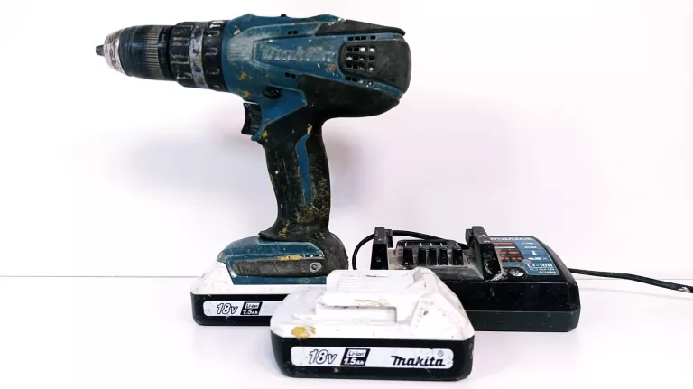 WKRĘTARKA MAKITA HP457D / 2 X AKU 1,5AH / ŁADOWARKA