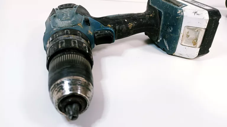 WKRĘTARKA MAKITA HP457D / 2 X AKU 1,5AH / ŁADOWARKA