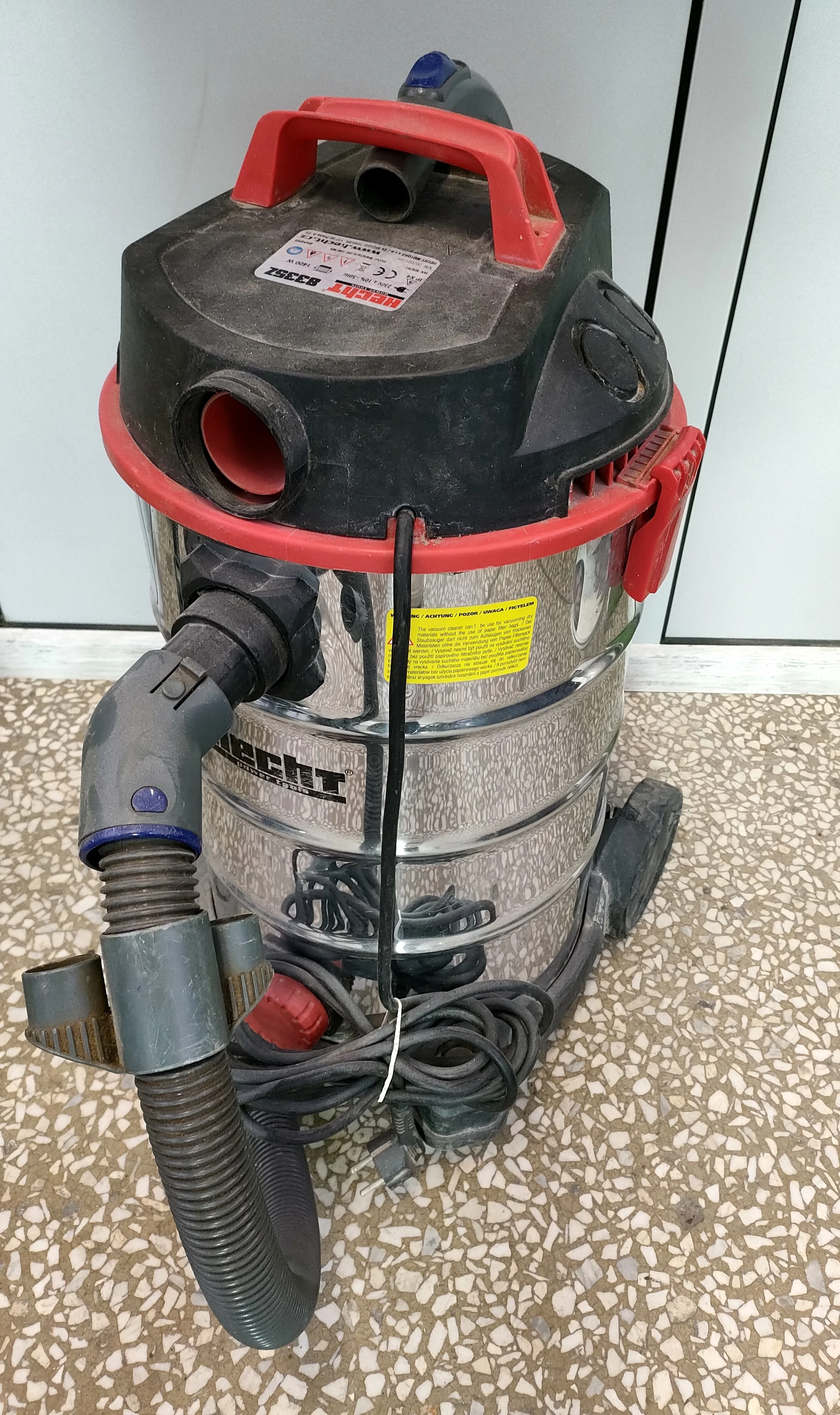 odkurzacz-przemyslowy-hecht-8335z-rynek-4-chodziez