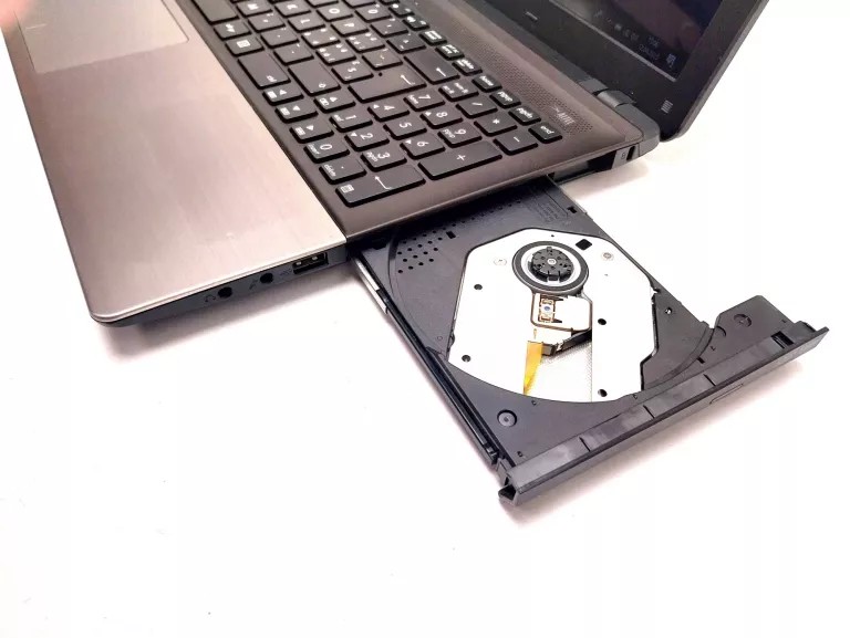 LAPTOP ASUS K55V I5 W10 4/500GB HDD GEFORCE GT635M + ŁADOWARKA