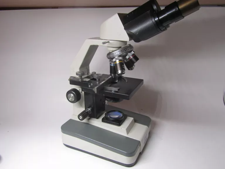 MIKROSKOP OPTYCZNY DELTA OPTICAL GENETIC