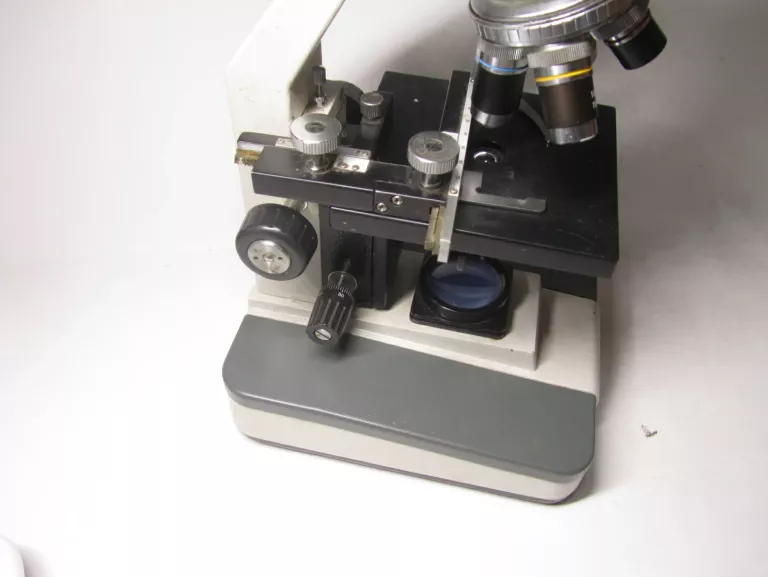 MIKROSKOP OPTYCZNY DELTA OPTICAL GENETIC