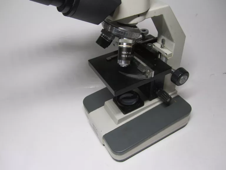 MIKROSKOP OPTYCZNY DELTA OPTICAL GENETIC