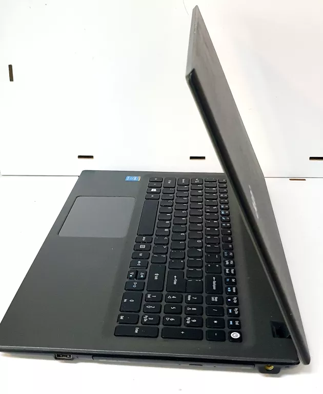 LAPTOP ACER ASPIRE E5-573 N15Q1 I3-5005U GF920M 8/250GB SSD