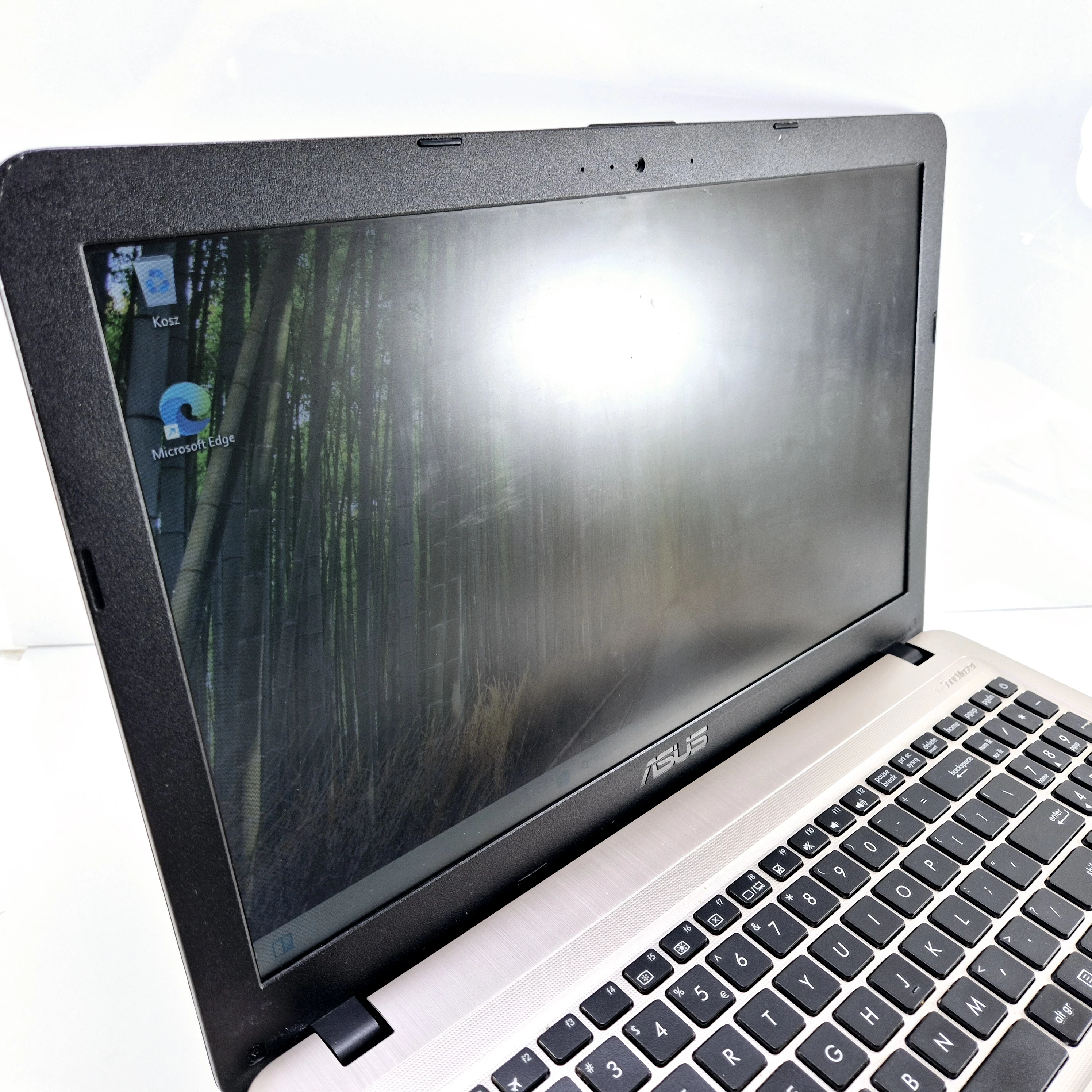 asus-vivobook-15-x540-przekatna-ekranu-1560