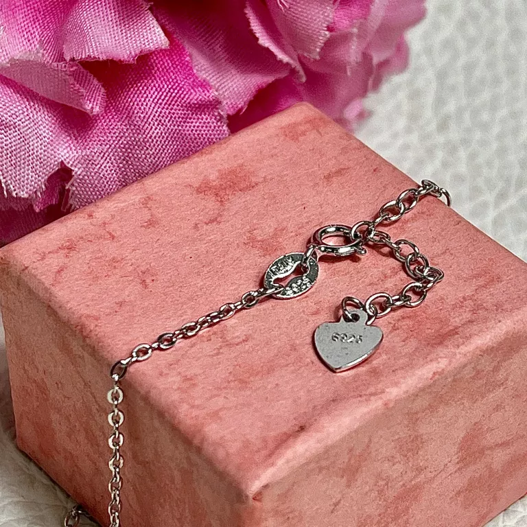 SREBRNY DAMSKI ŁAŃCUSZEK CELEBRYTKA NIESKOŃCZONOŚĆ CYRKONIE P925 2,30G
