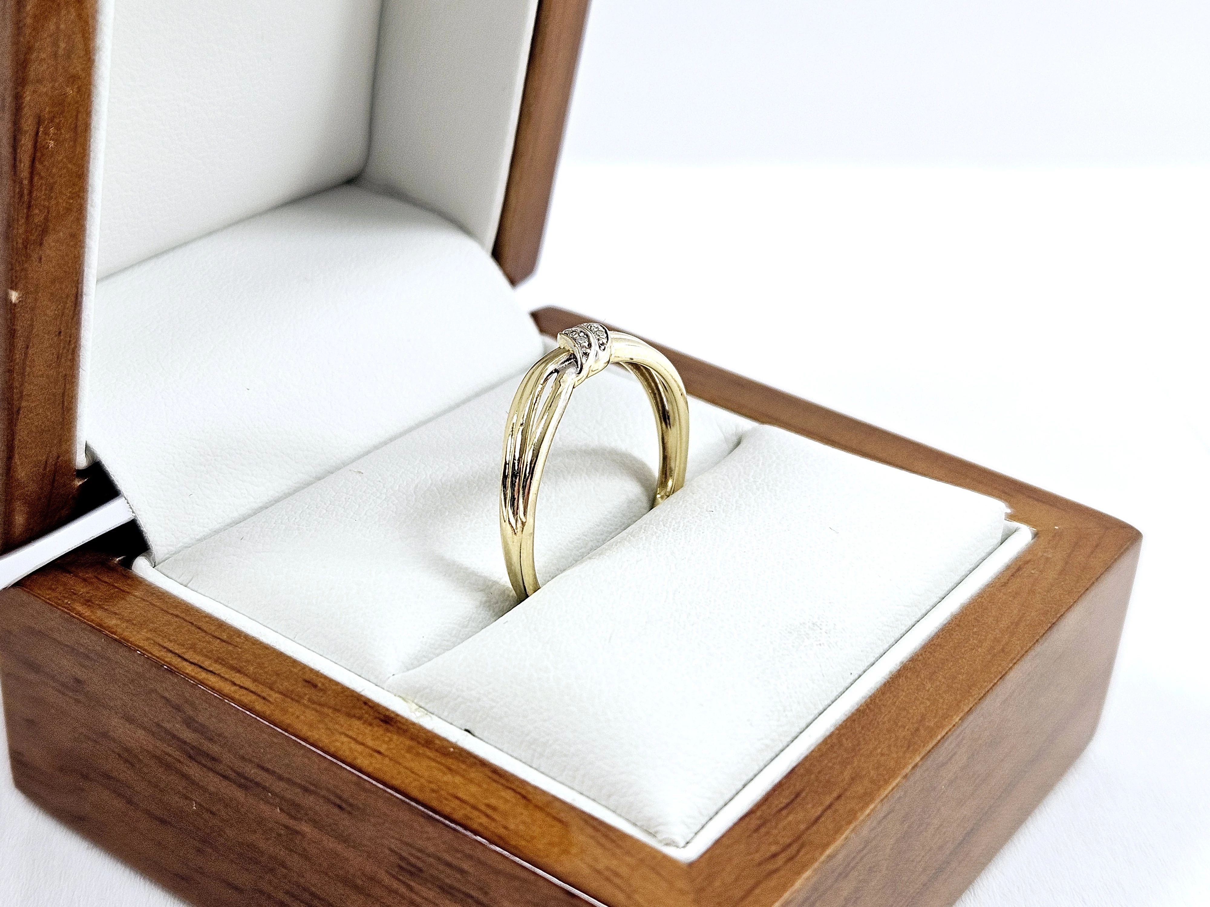 zloty-pierscionek-z-diamentami-002ct-375-140g-r17-rodzaj-2205-2