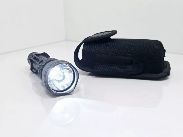 LATARKA OLIGHT M21-X