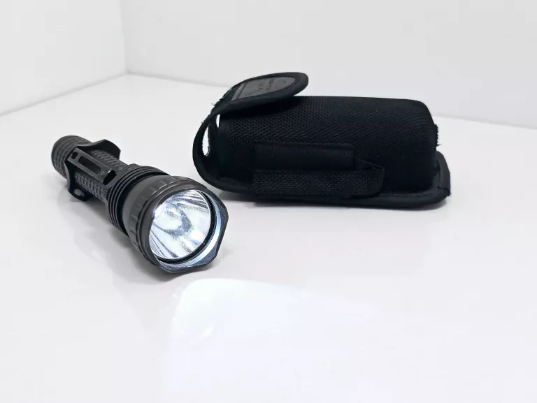LATARKA OLIGHT M21-X