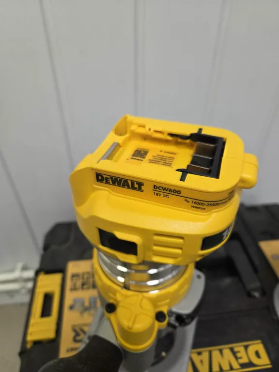 FREZARKA DEWALT DCW600