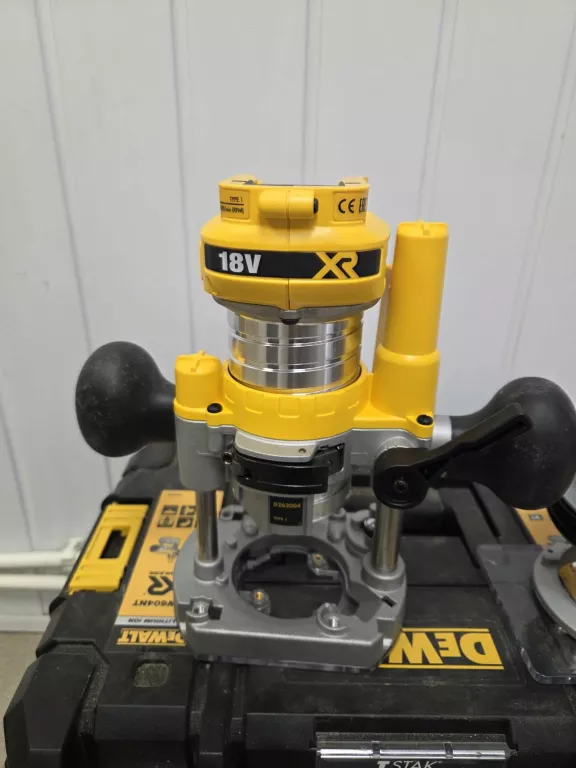 FREZARKA DEWALT DCW600