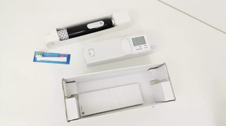 SZCZOTECZKA ELEKTRYCZNA ORAL-B PRO SERIES 1
