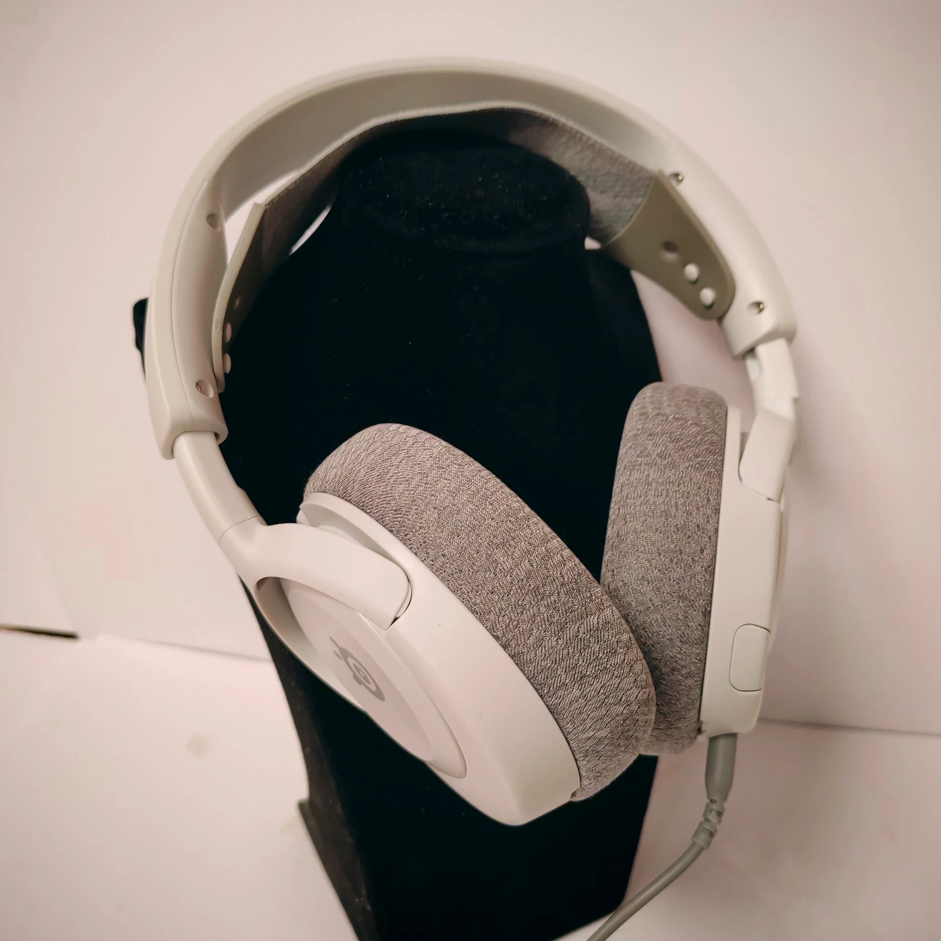 sluchawki-steelseries-arctis-nova-1p-playstation-biale-ean-gtin-5707119050272