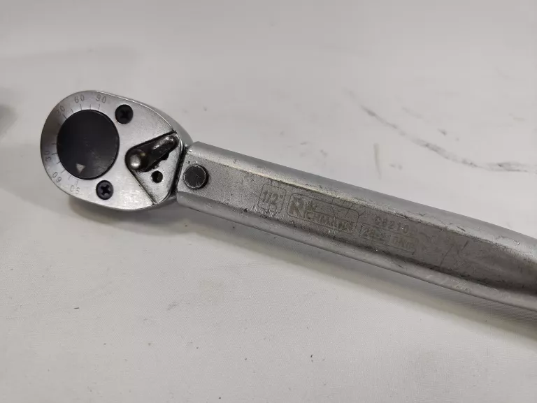 RICHMANN KLUCZ DYNAMOMETRYCZNY RICHMANN 1/2" 28-210NM KALIBRACJA C8210