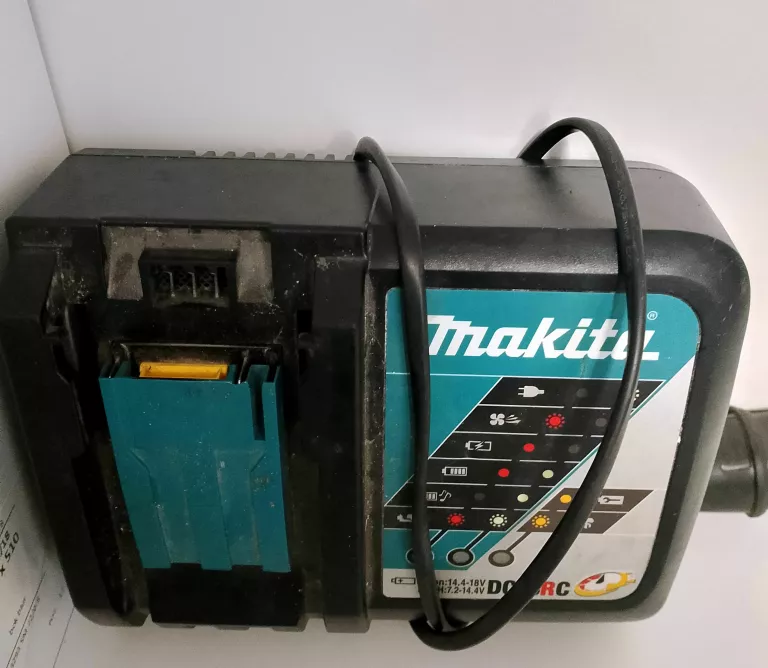 PILARKA MAKITA DHS680
