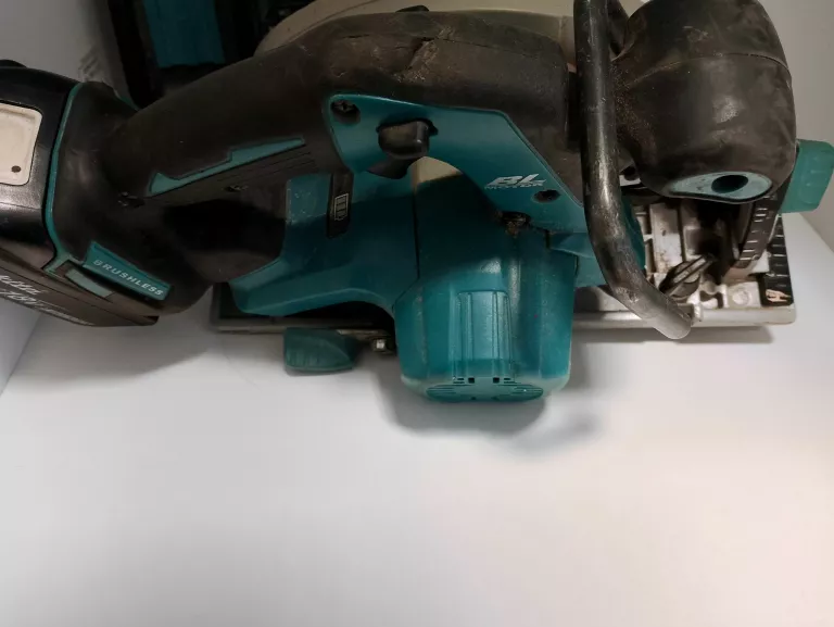PILARKA MAKITA DHS680