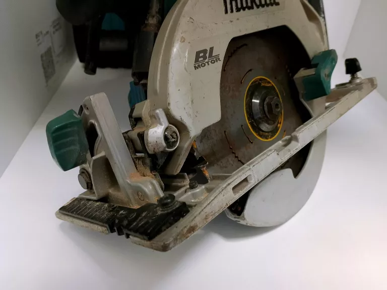 PILARKA MAKITA DHS680