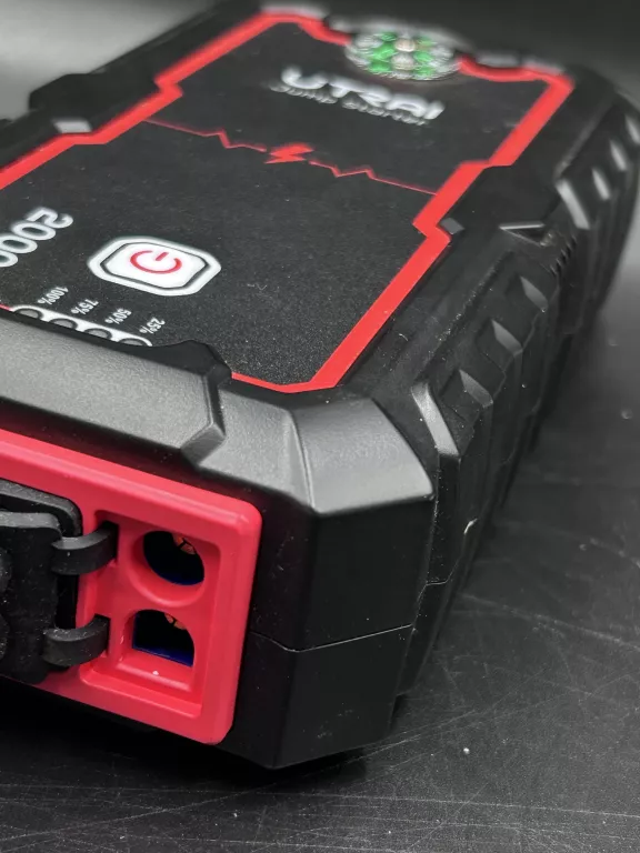 URZĄDZENIE ROZRUCHOWE UTRAI 12V 2000A POWERBANK DO SAMOCHODU JUMP STARTER