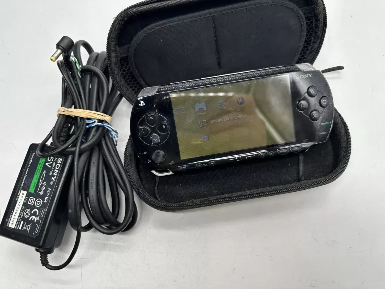 KONSOLA PSP 1004 + ETUI + LAD