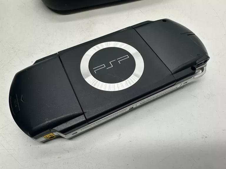 KONSOLA PSP 1004 + ETUI + LAD