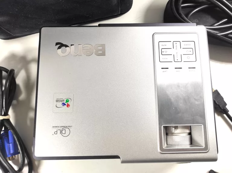 PROJEKTOR BENQ CP120C + PRZEJSCIÓWKI I FUTERAL