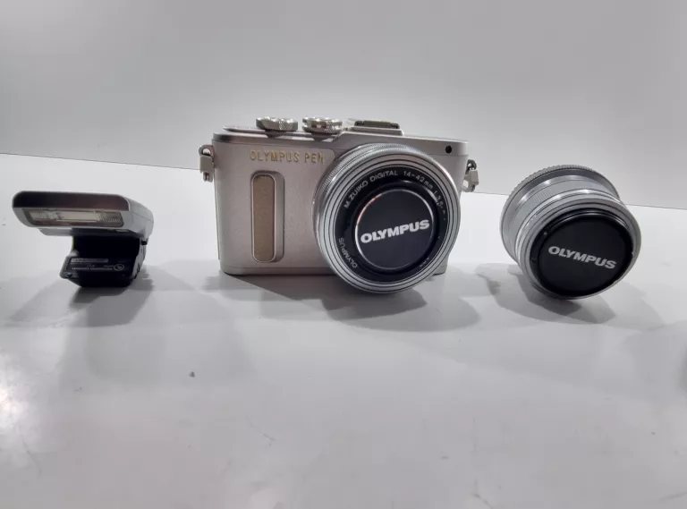 OLYMPUS PEN/OBIEKTYW 14-42/OBIKETYW 45M/ZASILACZ/TORBA