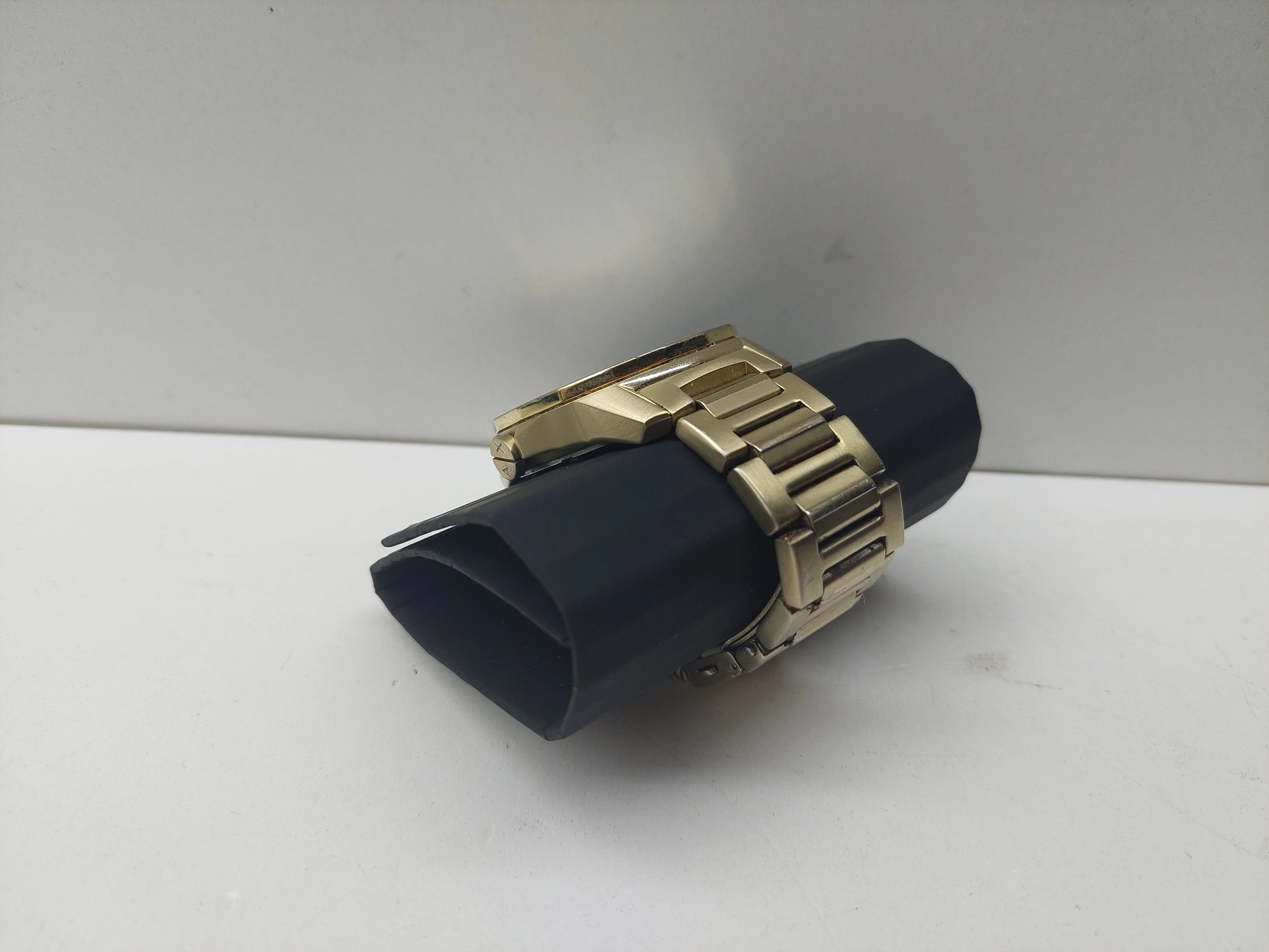 zegarek-armani-exchange-ax-1734-ksztalt-koperty-129223-2