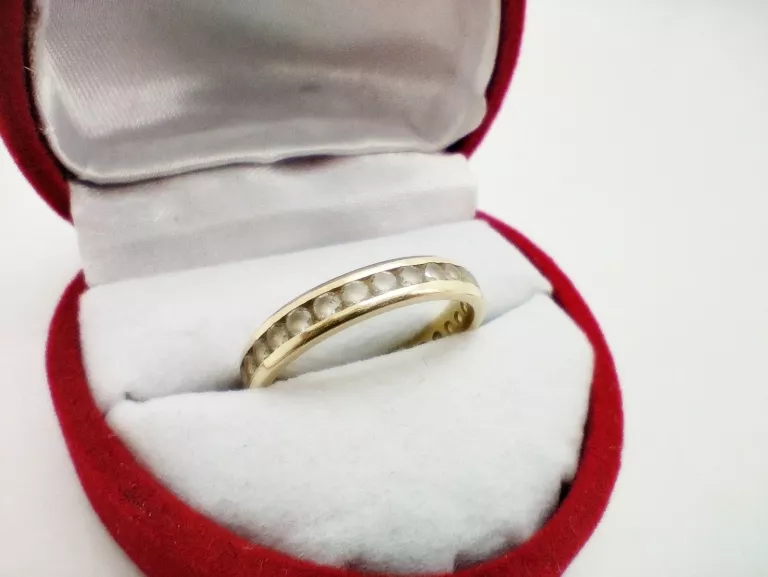 ZŁOTY PIERŚCIONEK Z CYRKONIAMI 585/2,44G/R.15