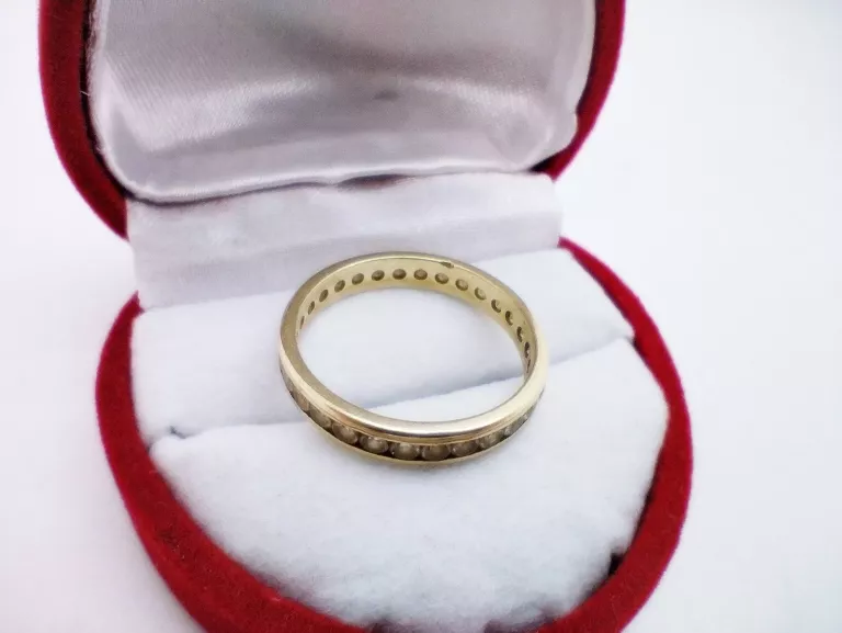 ZŁOTY PIERŚCIONEK Z CYRKONIAMI 585/2,44G/R.15