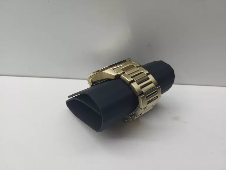 zegarek-armani-exchange-ax-1734-ksztalt-koperty-129223-2