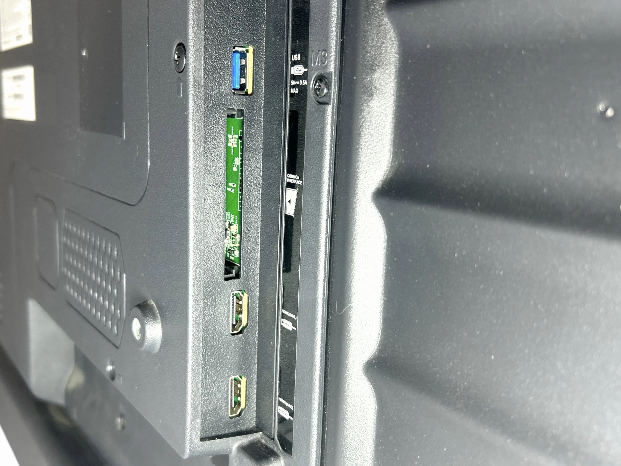 telewizor-thomson-40-led-40fb3103-typ-telewizora-211486-250142