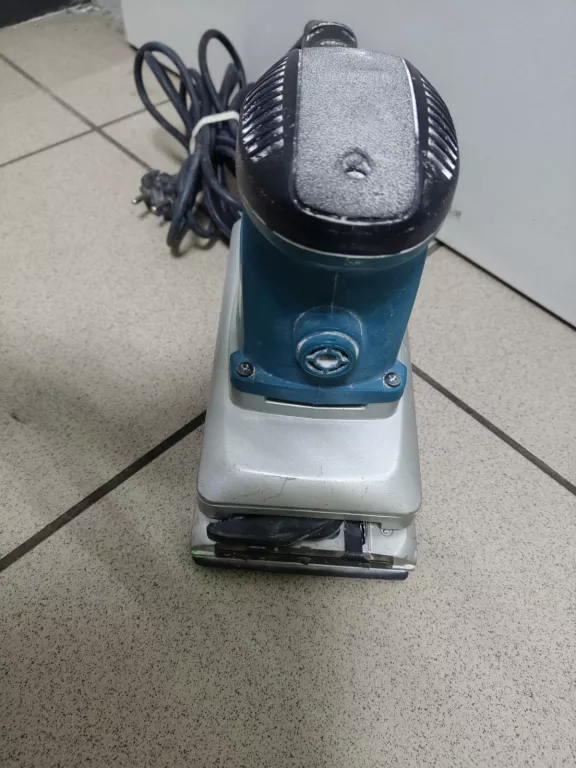SZLIFIERKA OSCYLACYJNA MAKITA BO4900V