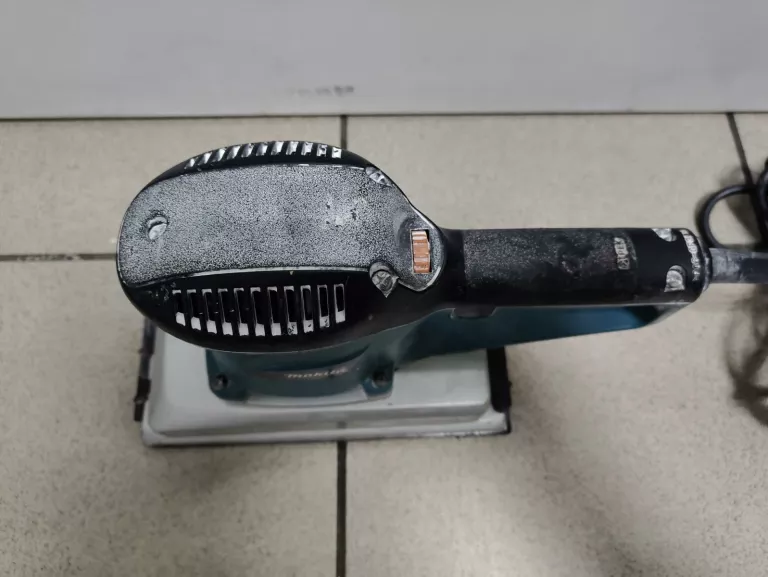 SZLIFIERKA OSCYLACYJNA MAKITA BO4900V