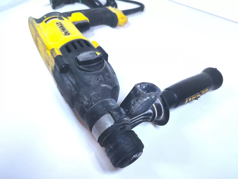 MŁOTOWIERTARKA DEWALT D25133-QS / SAMA