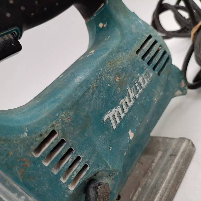 wyrzynarka-makita-4329-opis-mocowanie-brzeszczotu-205041-222245