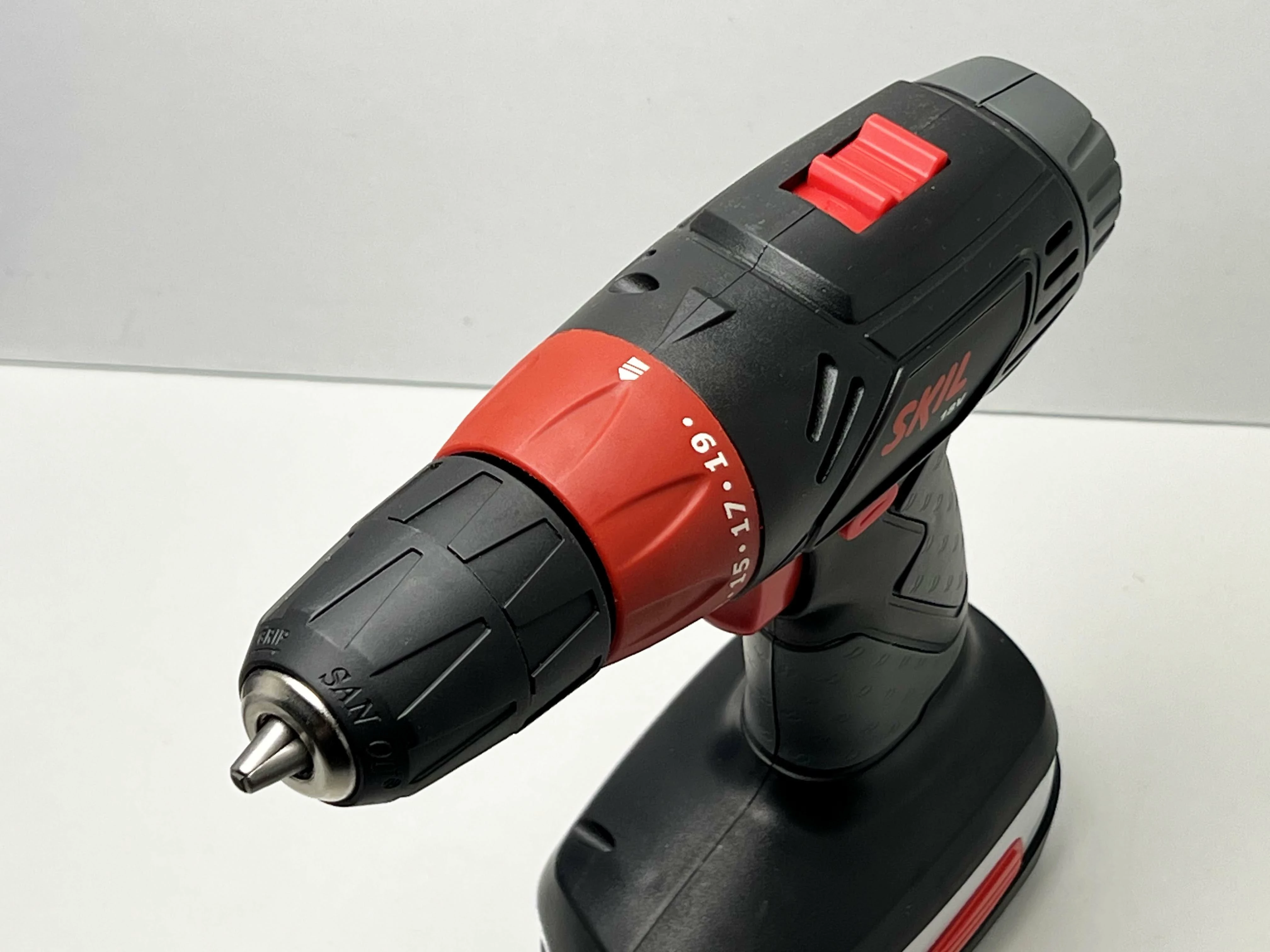 wkretarka-skil-f015-18v-niesprawny-akumulator-pojemnosc-akumulatora-1