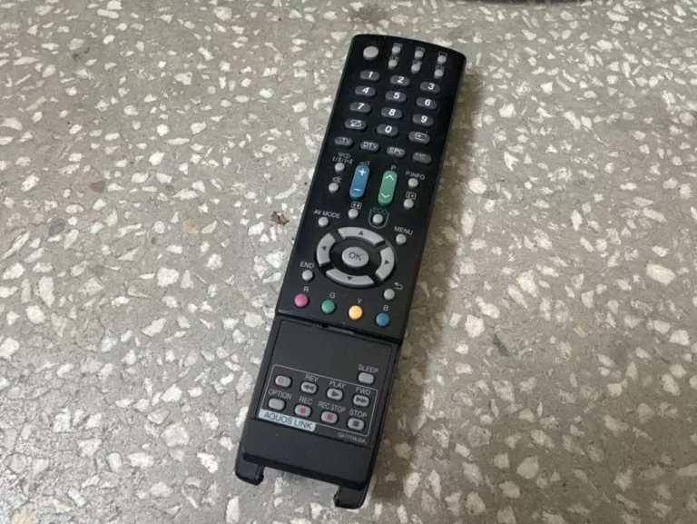 TELEWIZOR SHARP LC-32DH77EV FULL HD 32" OPIS