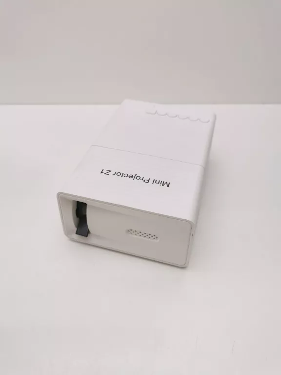 PRZENOŚNY MINI PROJEKTOR Z1 Z ZASILACZEM I PILOTEM