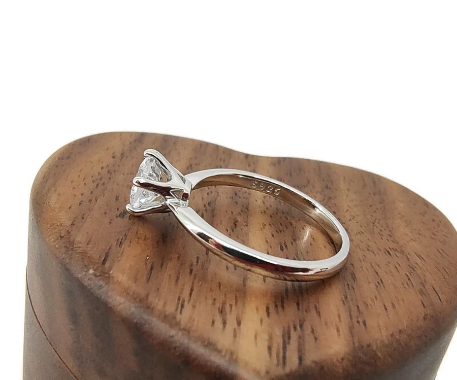 srebrny-pierscionek-z-cyrkonia-p925-r14-kamien-17088-128