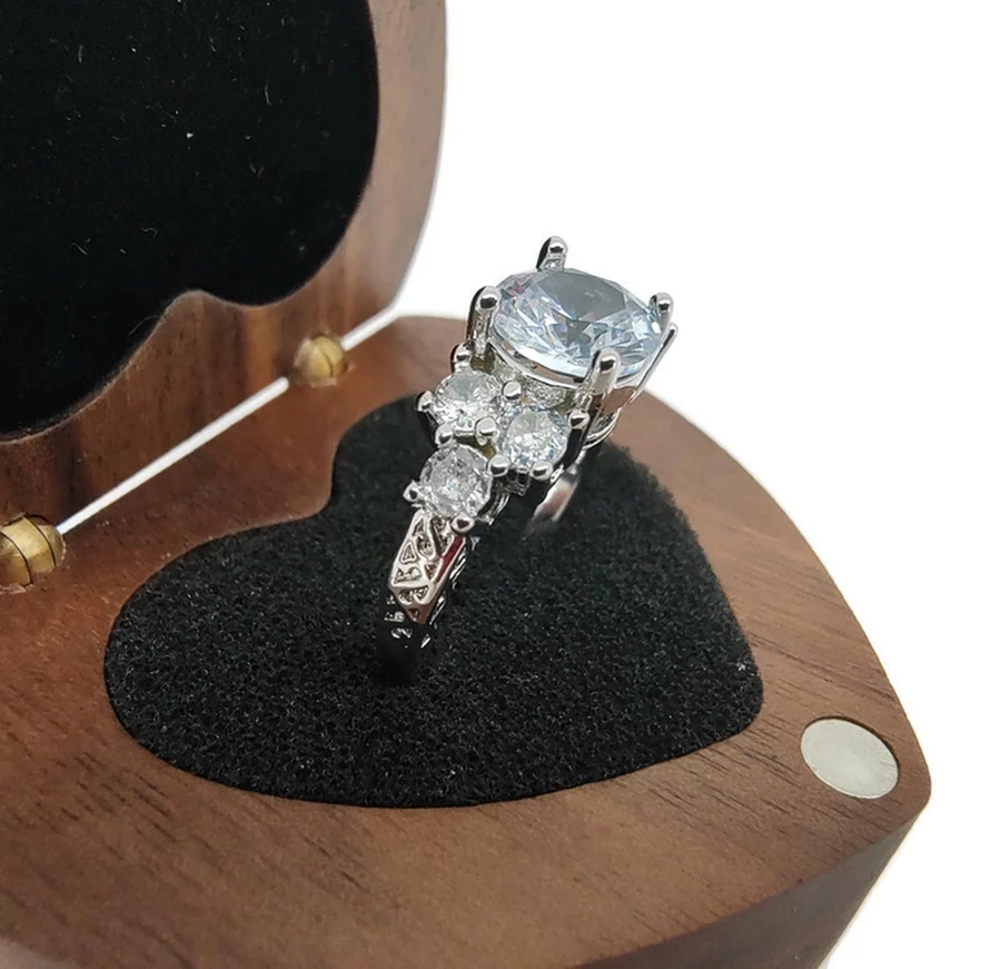 piekny-posrebrzany-pierscionek-z-kamieniami-r18-389g-material-15835-8