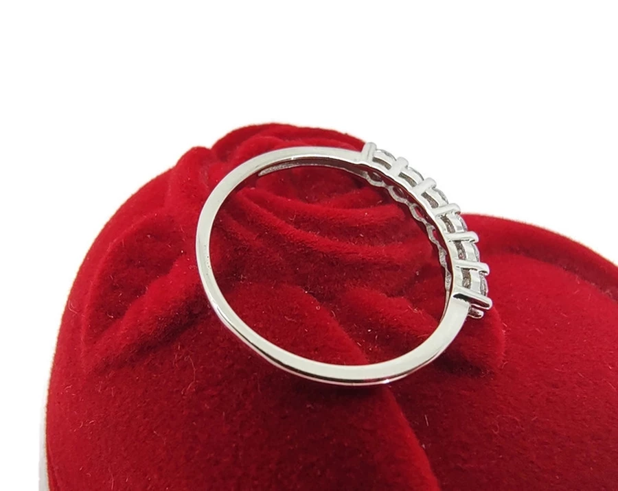 delikatny-srebrny-pierscionek-z-cyrkoniami-r15-rozmiarsrednica-wew-mm-372-15