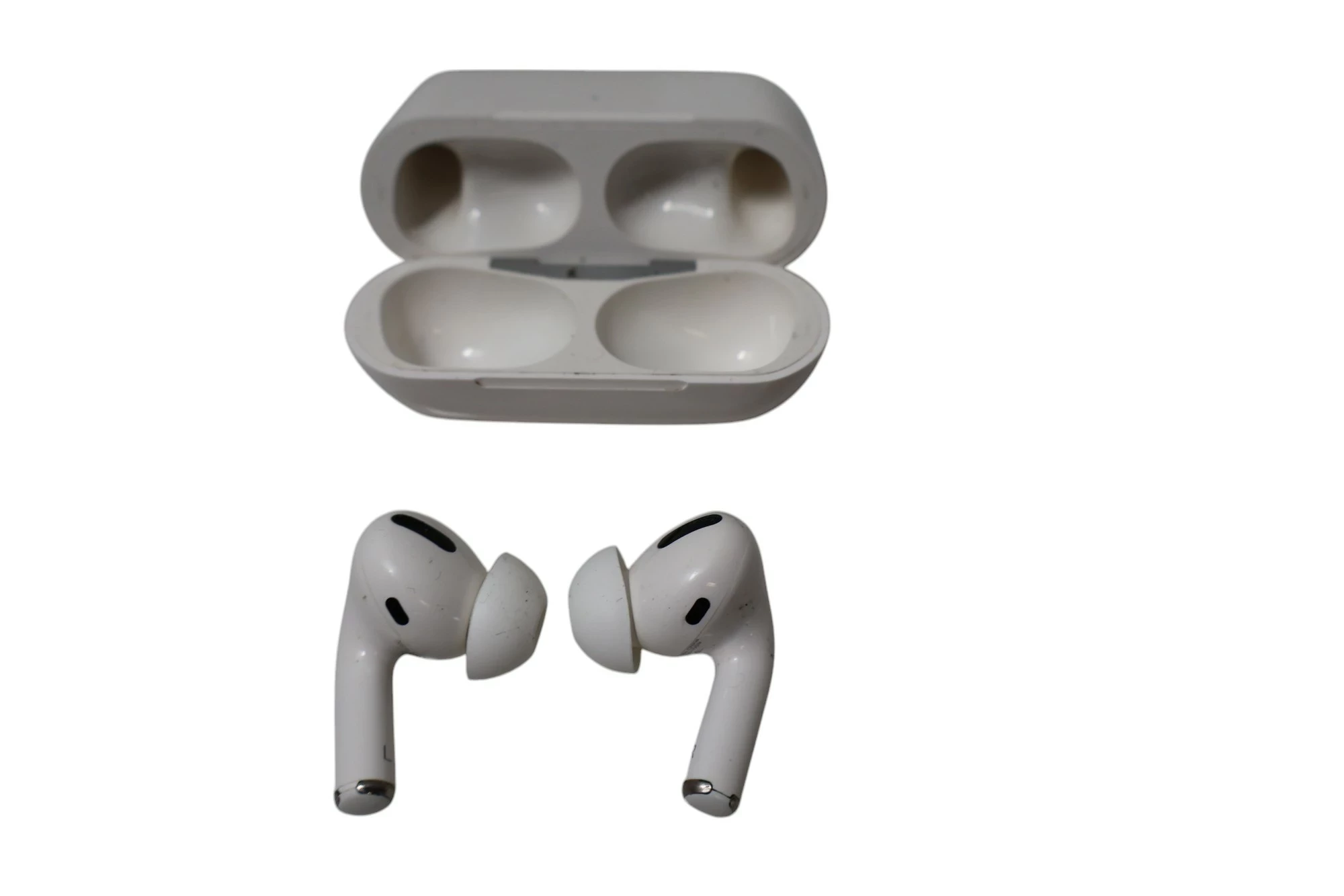 sluchawki-airpods-pro-2-generacji-marka-203745-217957