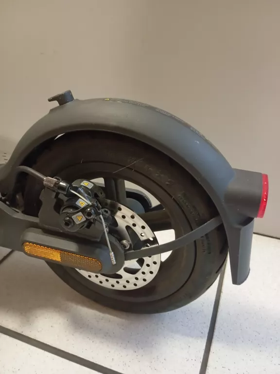 HULAJNOGA MI ELECTRIC SCOOTER ESSENTIAL