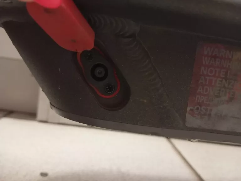 HULAJNOGA MI ELECTRIC SCOOTER ESSENTIAL