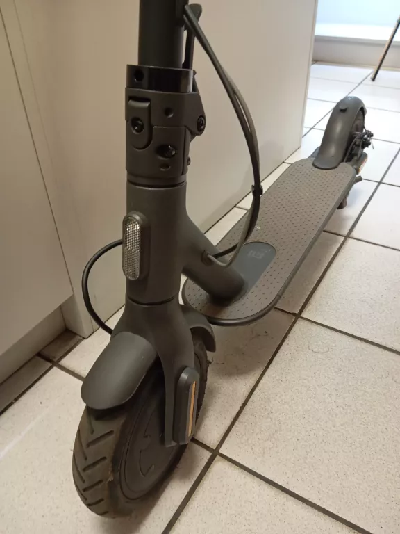HULAJNOGA MI ELECTRIC SCOOTER ESSENTIAL