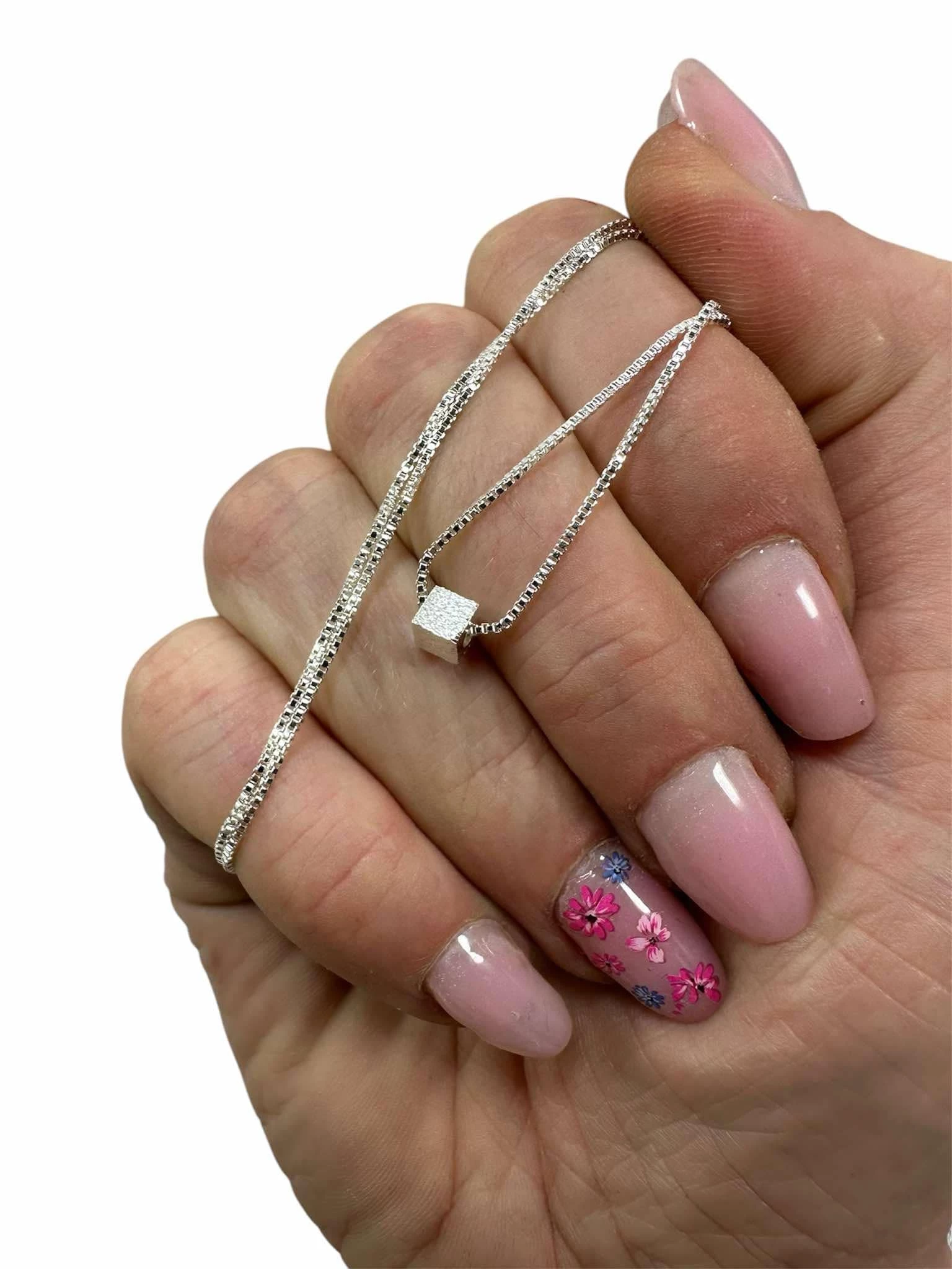 delikatny-srenrny-lancuszek-z-kwadratowa-zawieszka-925-239-g-47-cm-regul-stan-11323-238058