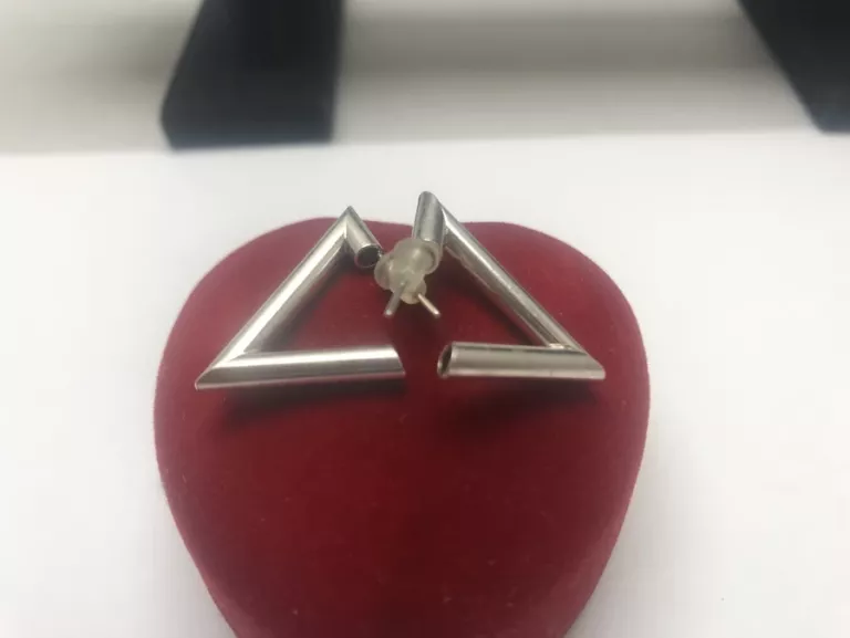 925-srebrne-kolczyki-trojkaty-410g-ean-gtin-5905072818223