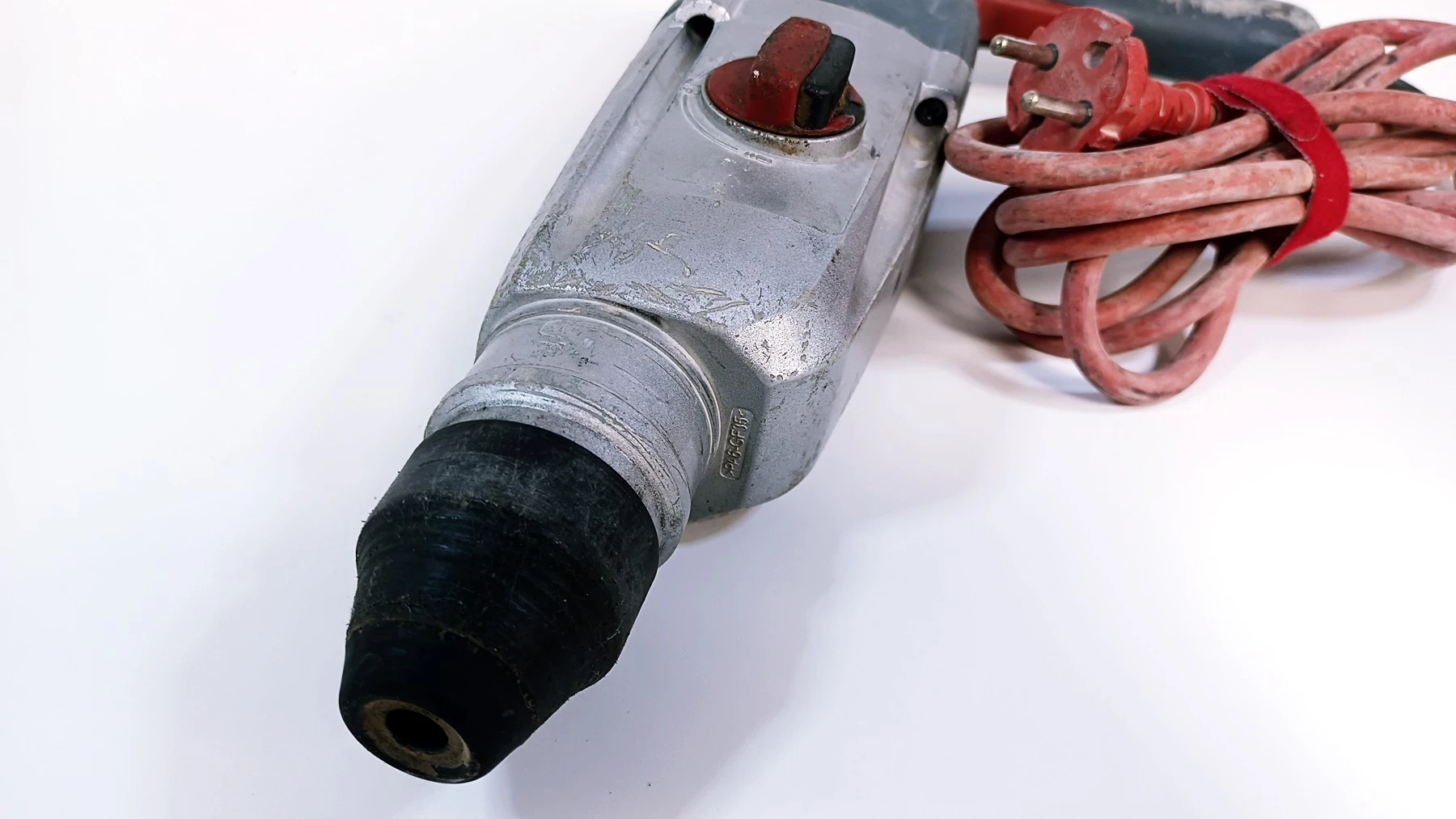 mlotowiertarka-graphite-58g527-walizka-akcesoria-seria-t-58g527