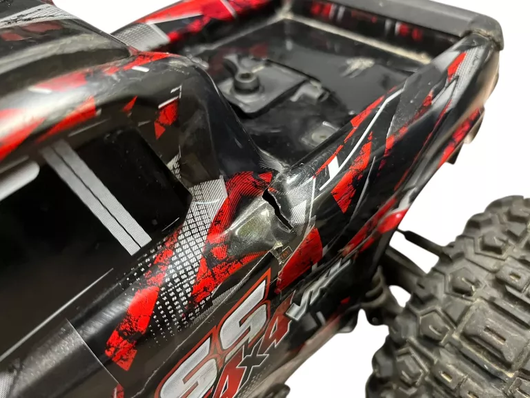 STEROWANY SAMOCHÓD TRAXXAS HOSS 4X4 VXL + AKCESORIA