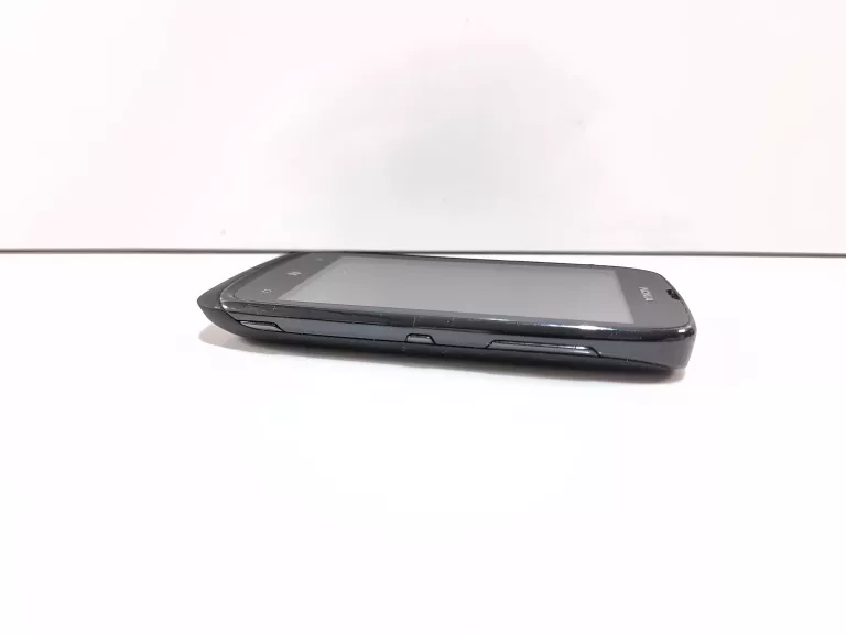 TELEFON NOKIA LUMIA 610 256 MB / 8 GB 3G CZARNY
